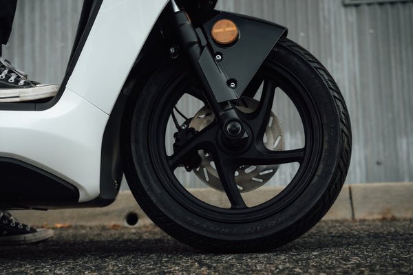 Zero LS1 front wheel and brake detail